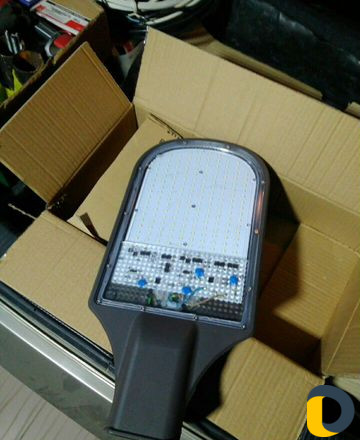 Электрик установка фонарей на опоре электоро перед