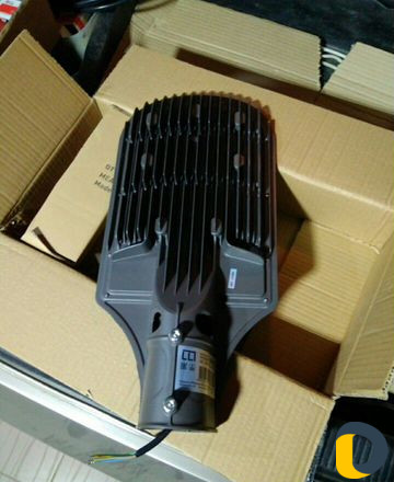 Электрик установка фонарей на опоре электоро перед