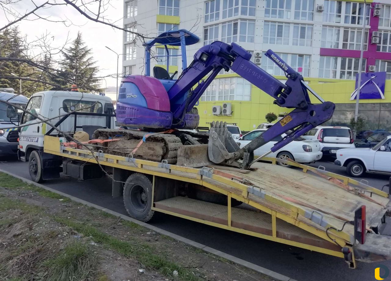 Эвакуатор, услуги перевозки авто и спецтехники