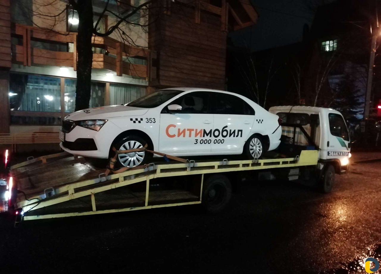 Эвакуатор, услуги перевозки авто и спецтехники