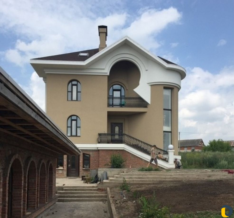 Фасадные работы и ремонт квартир в Крымске