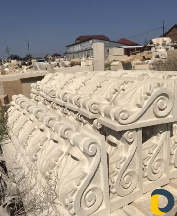 Фасадный декор из натурального камня ручной работы