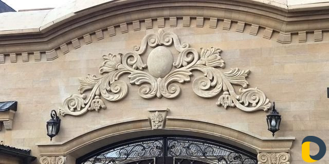 Фасадный декор из натурального камня ручной работы