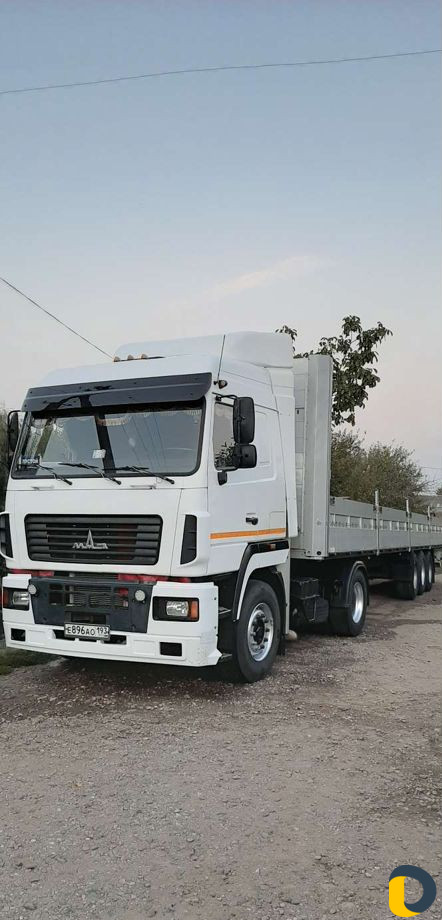 Грузоперевозки длинномером