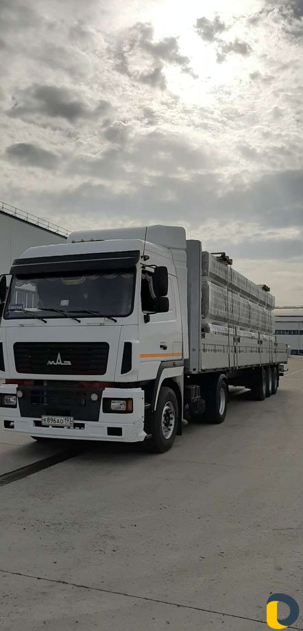 Грузоперевозки длинномером