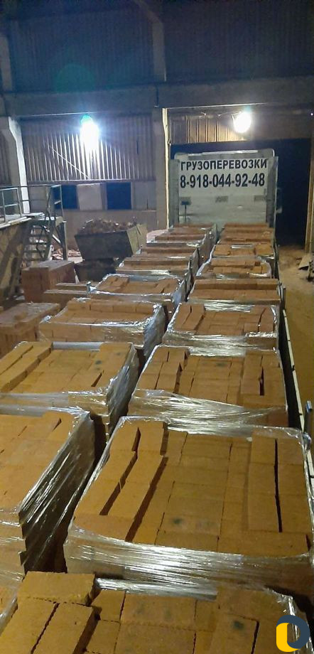 Грузоперевозки длинномером