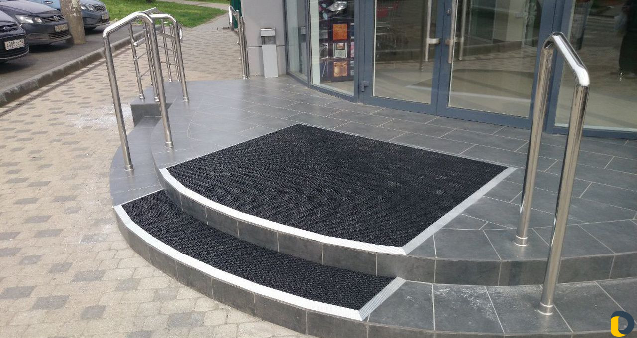 Грязезащита, коврики, покрытия противскольжения