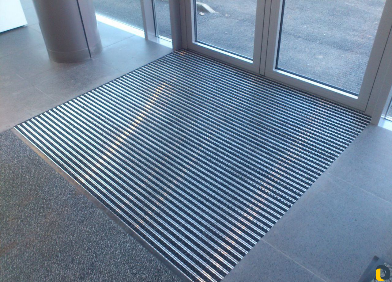 Грязезащита, коврики, покрытия противскольжения