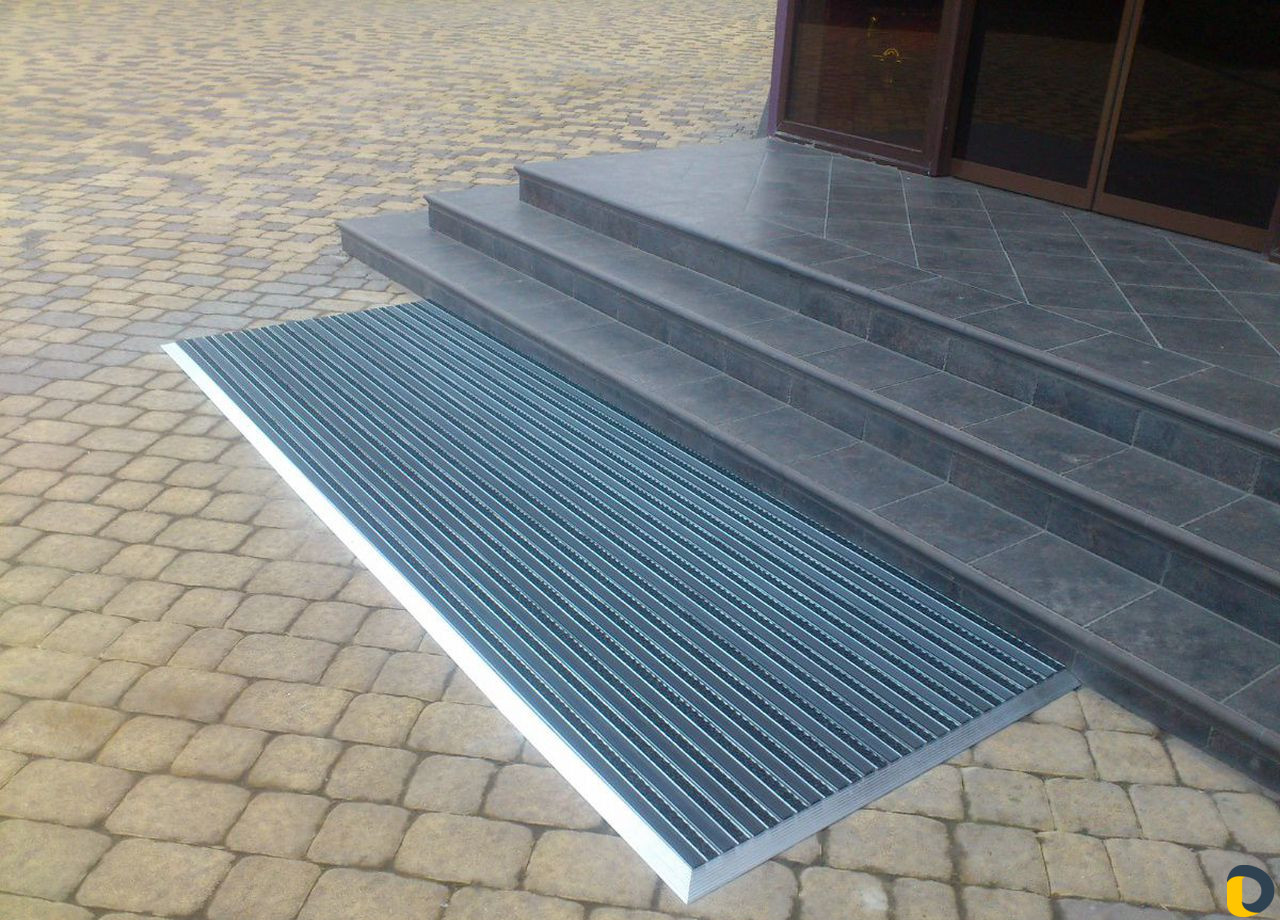 Грязезащита, коврики, покрытия противскольжения