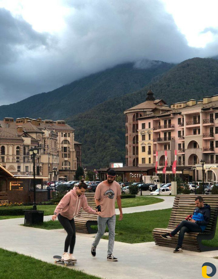 Инструктор по скейтборду