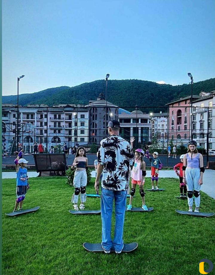 Инструктор по скейтборду