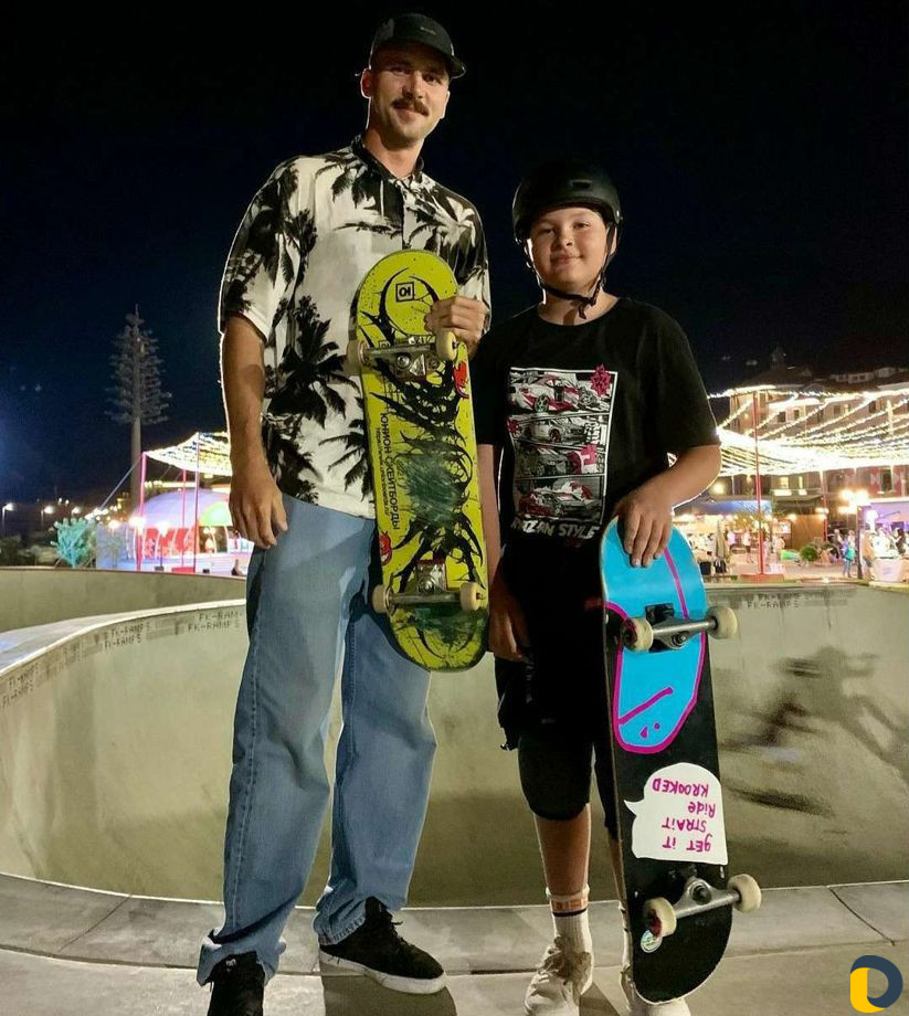 Инструктор по скейтборду