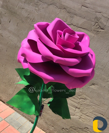 Интерьерные цветы и светильники