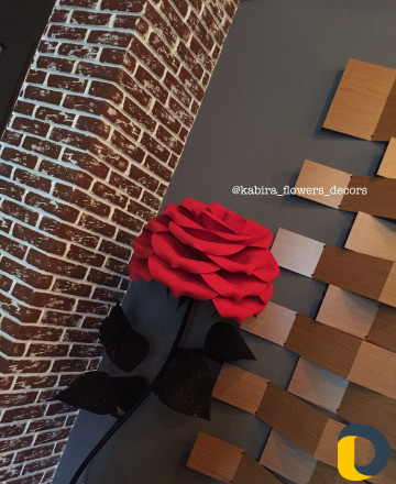 Интерьерные цветы и светильники