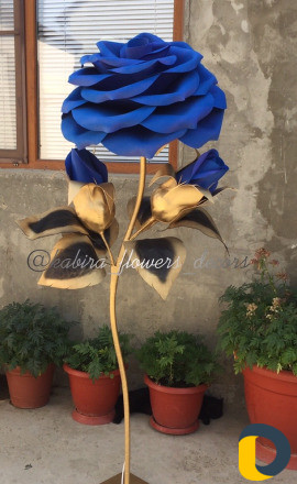 Интерьерные цветы и светильники