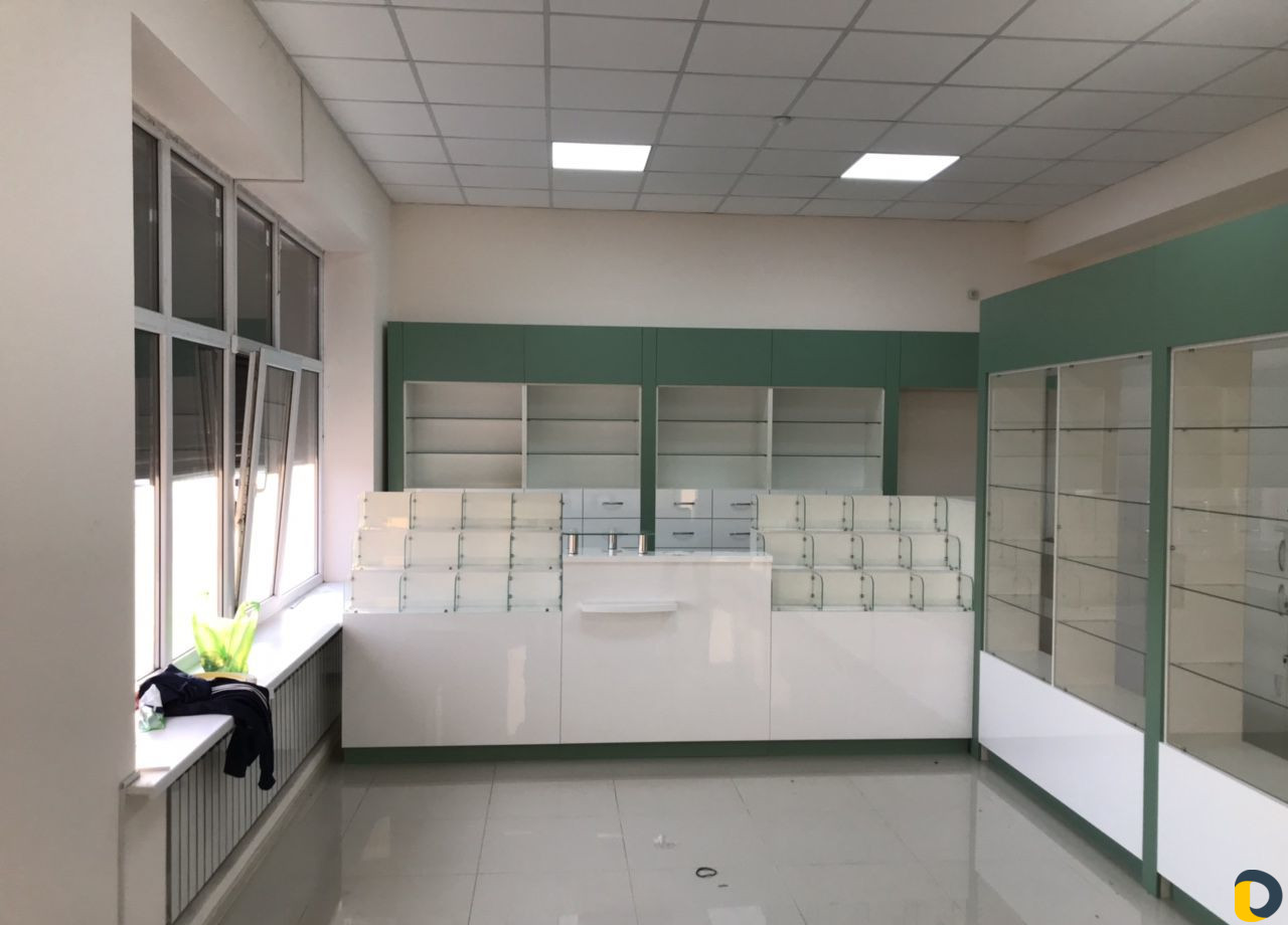 Изготовим торговую и офисную мебель в том числе и
