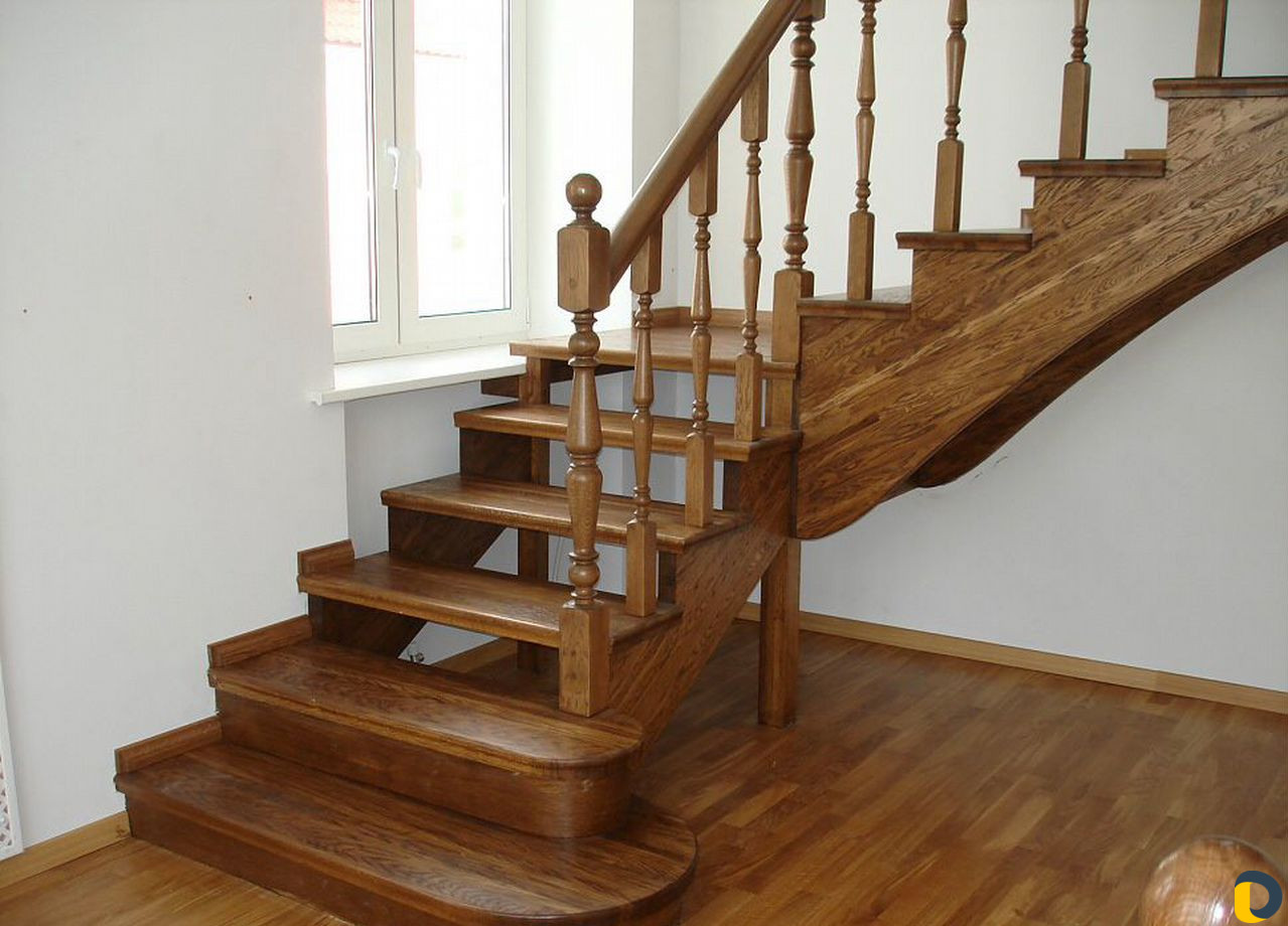 Изготовление и установка дверей и лестниц из масси