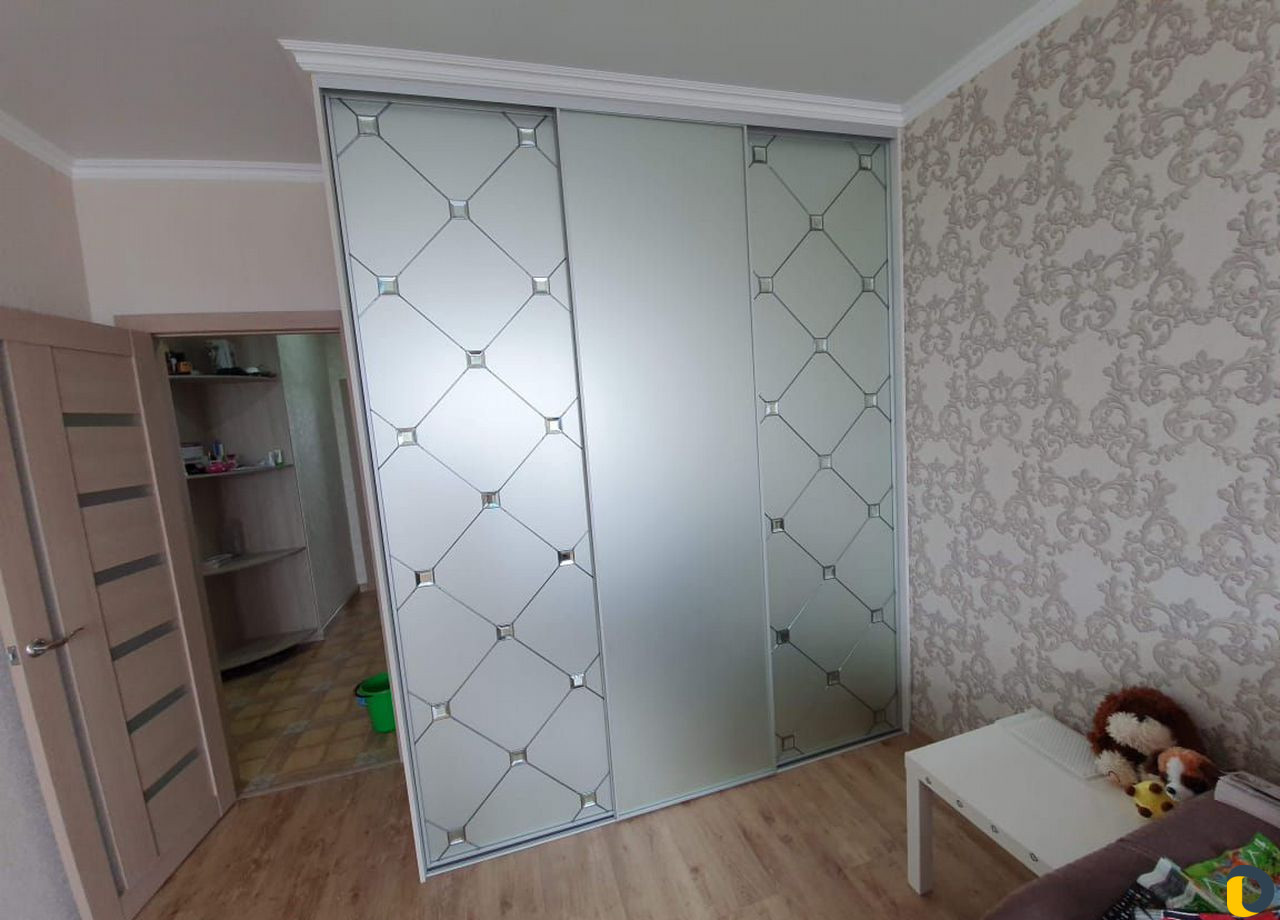 Изготовление на заказ кухонь, шкафов купе