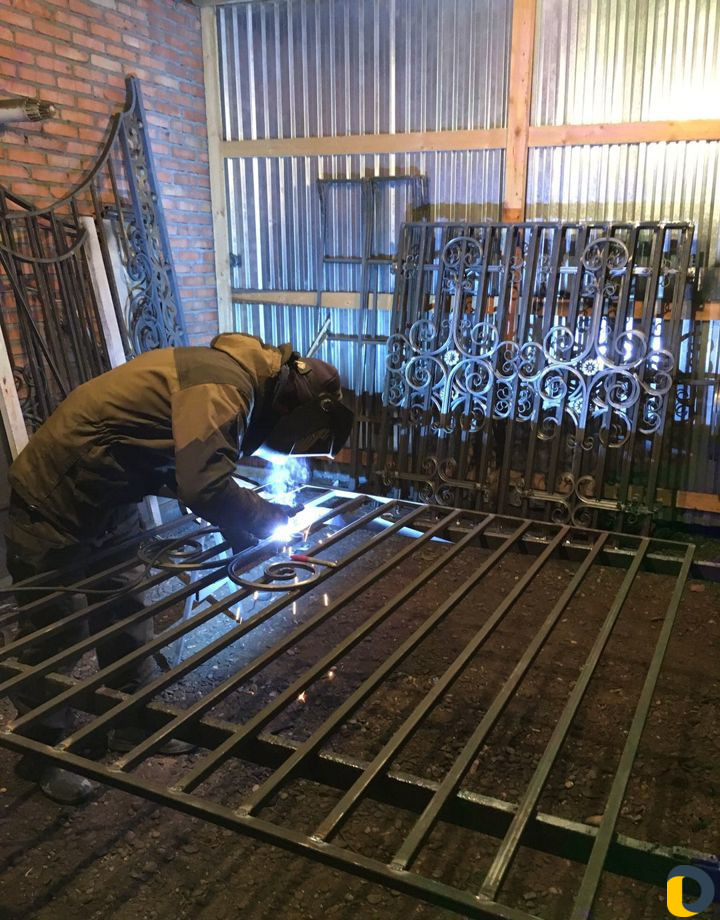 Изготовление навесов из поликарбоната и перил