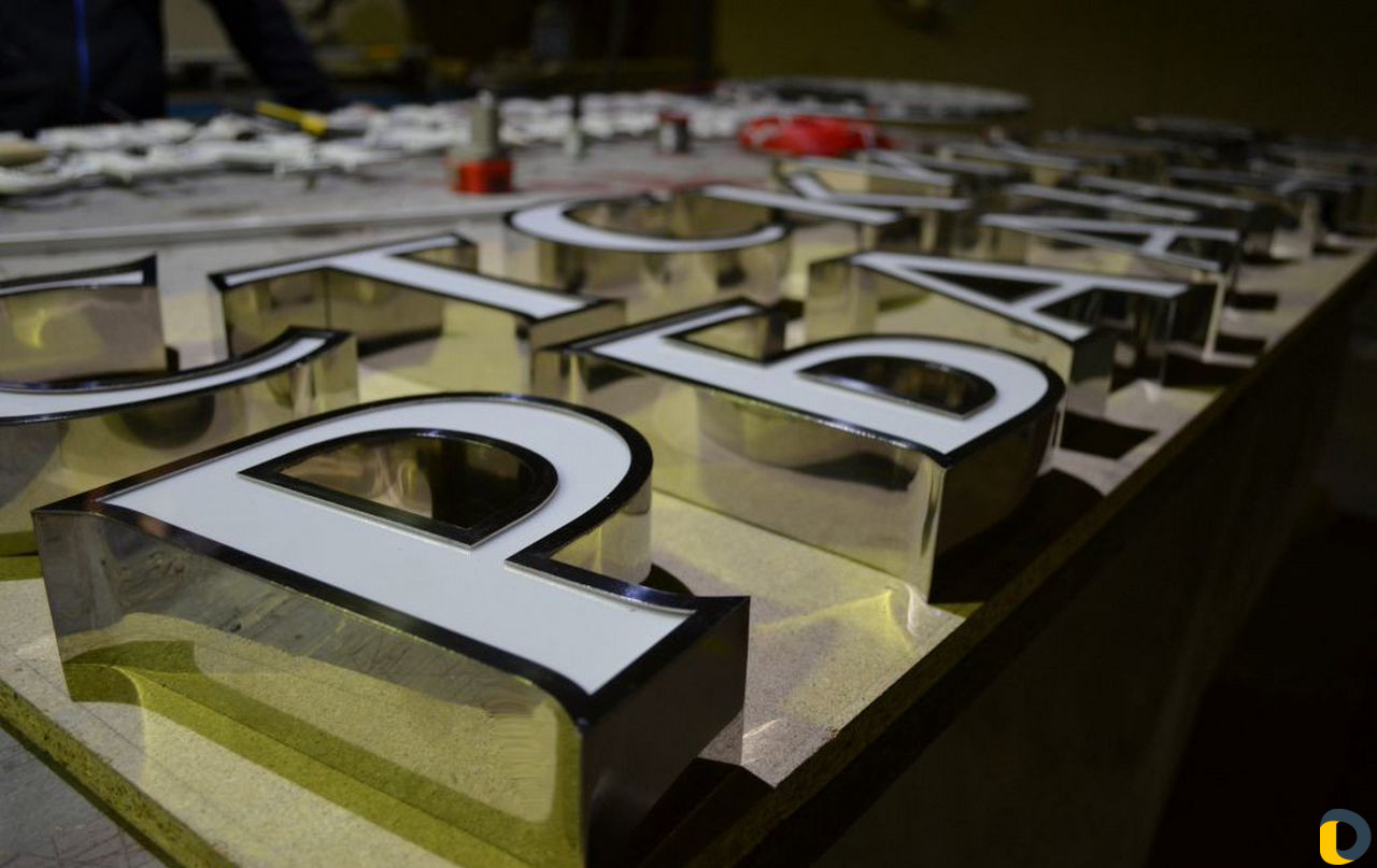 Изготовление вывесок, световая реклама