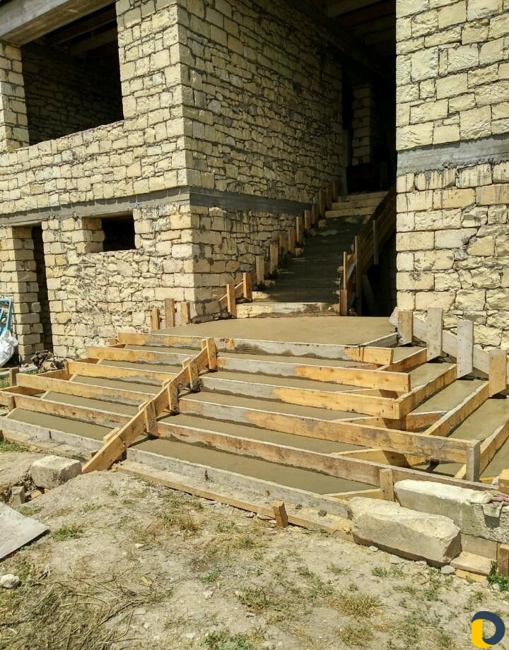 Изготовление ж-бетонных лестниц и арок любой сложн