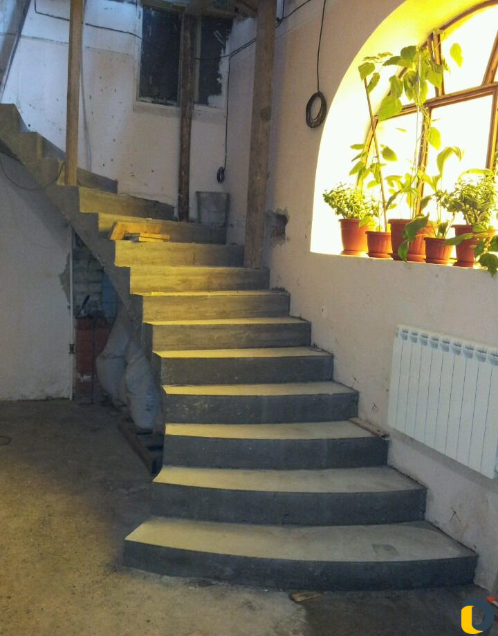 Изготовление ж-бетонных лестниц и арок любой сложн