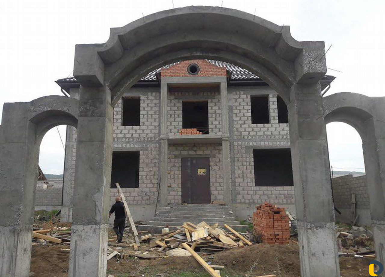 Изготовление ж-бетонных лестниц и арок любой сложн