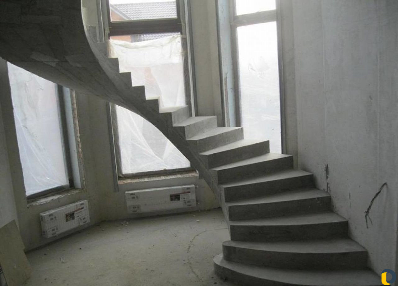 Изготовление ж-бетонных лестниц и арок любой сложн