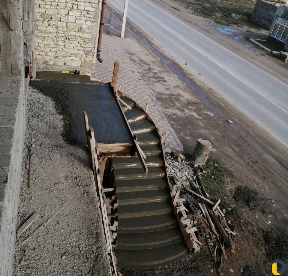 Изготовление ж-бетонных лестниц и арок любой сложн