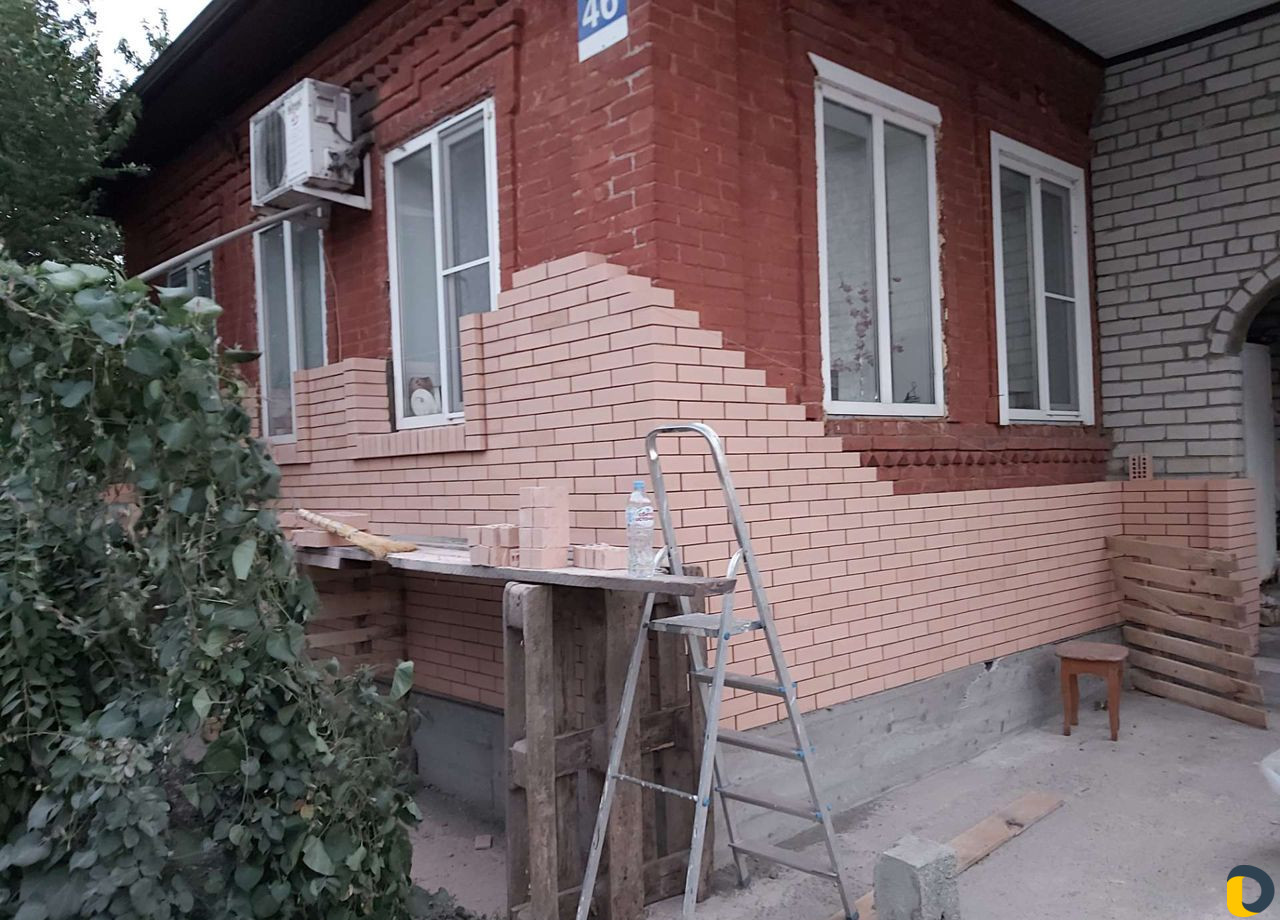 Каменщик, строитель