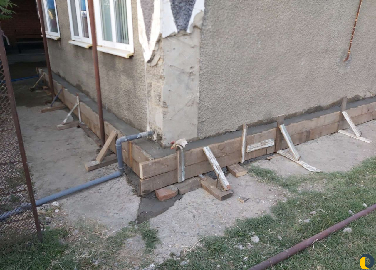 Каменщик, строитель