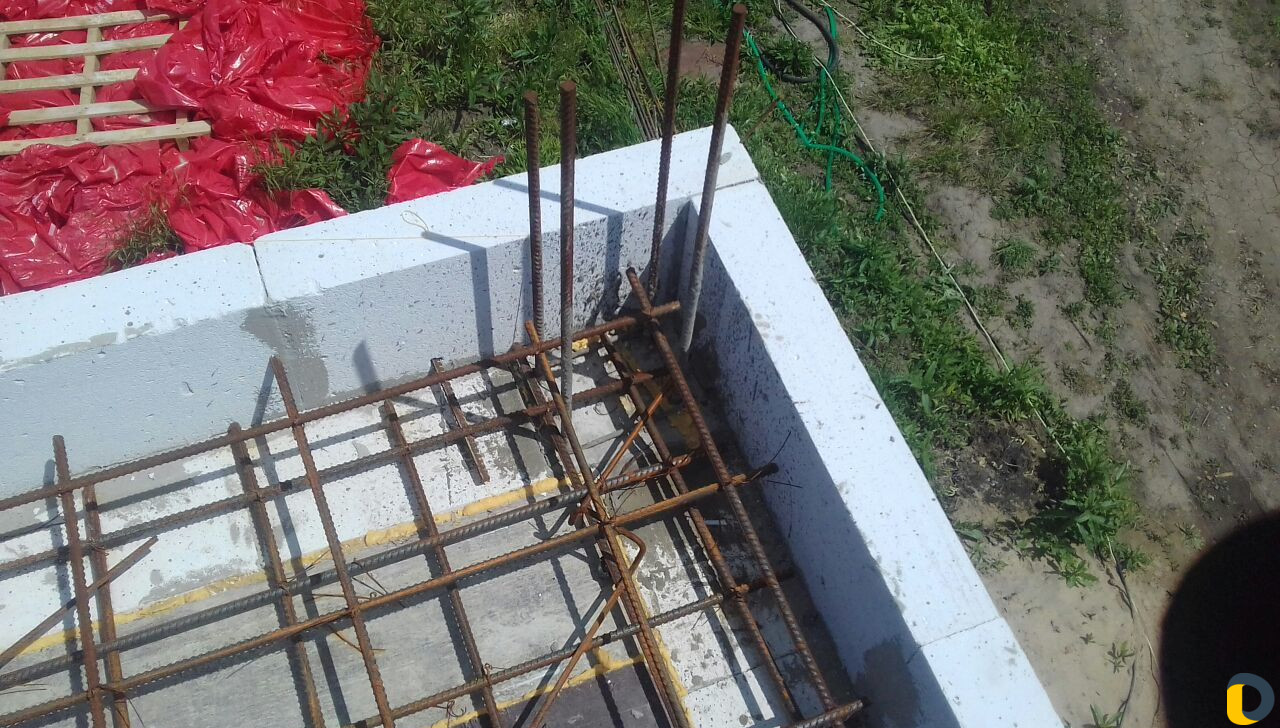 Каменщики. Кладка газоблока. Строительство