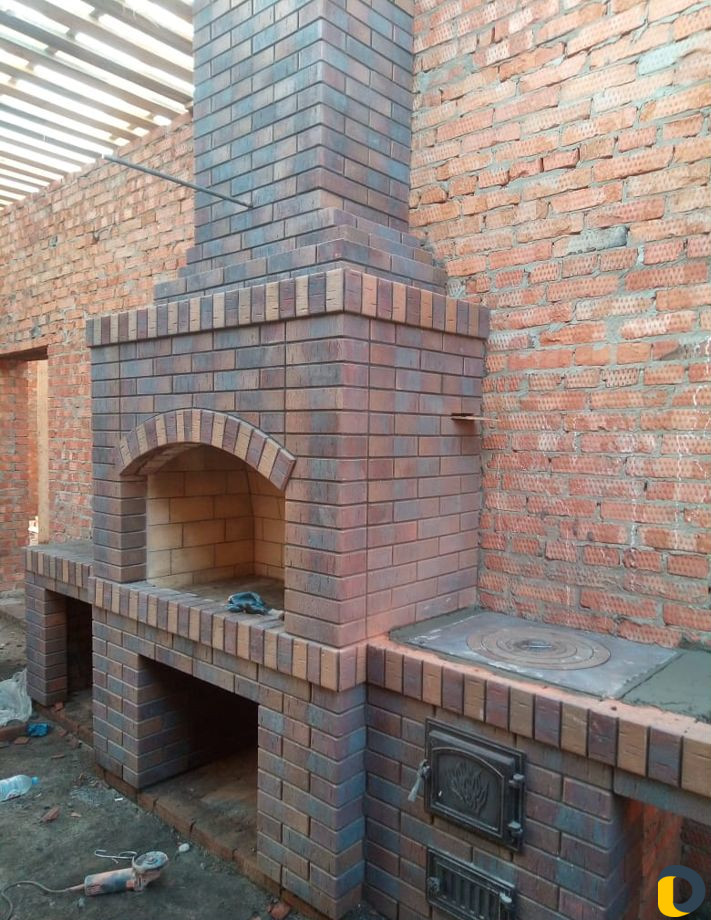 Кирпичная кладка барбекю, камины, дома