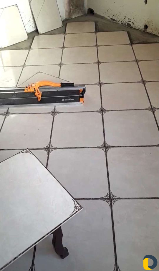 Кладем плитку, Делаем стяжки, Укладка Ламината