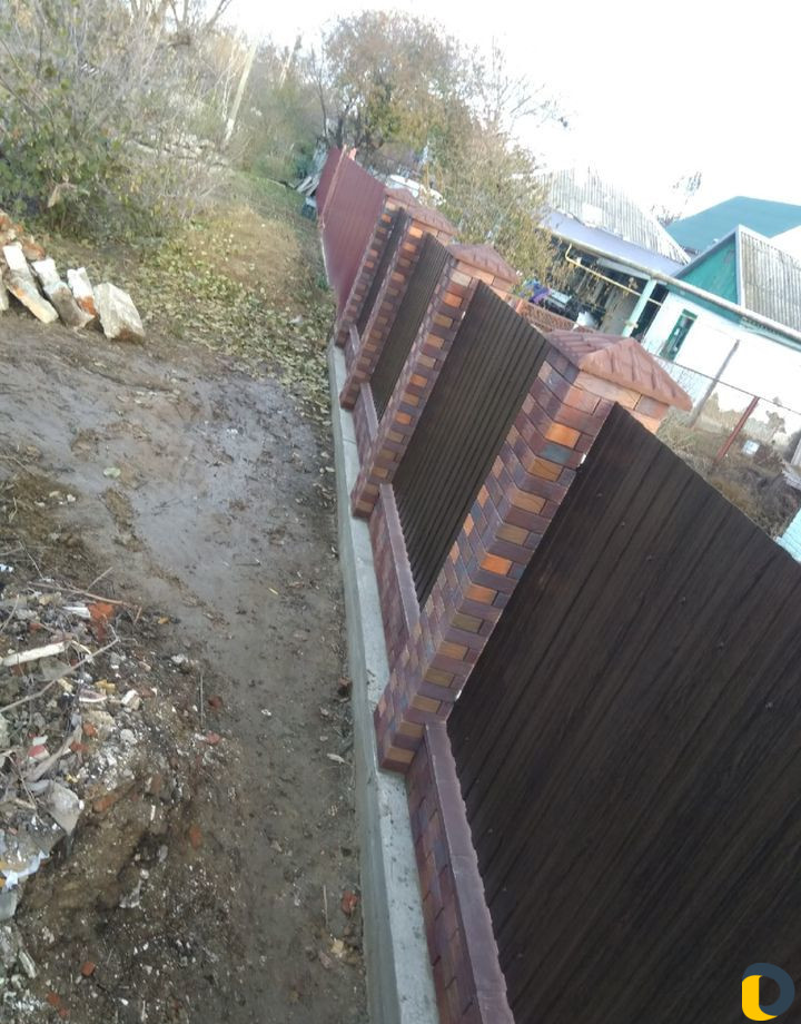 Колпаки на забор из бетона