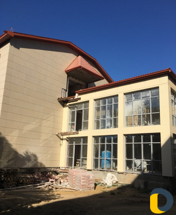 Композит, керамогранит, витражи, клинкер. Подсисте