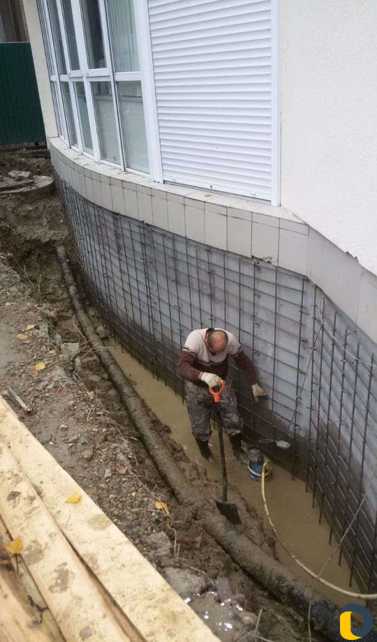 Копка траншей. Планировка земли