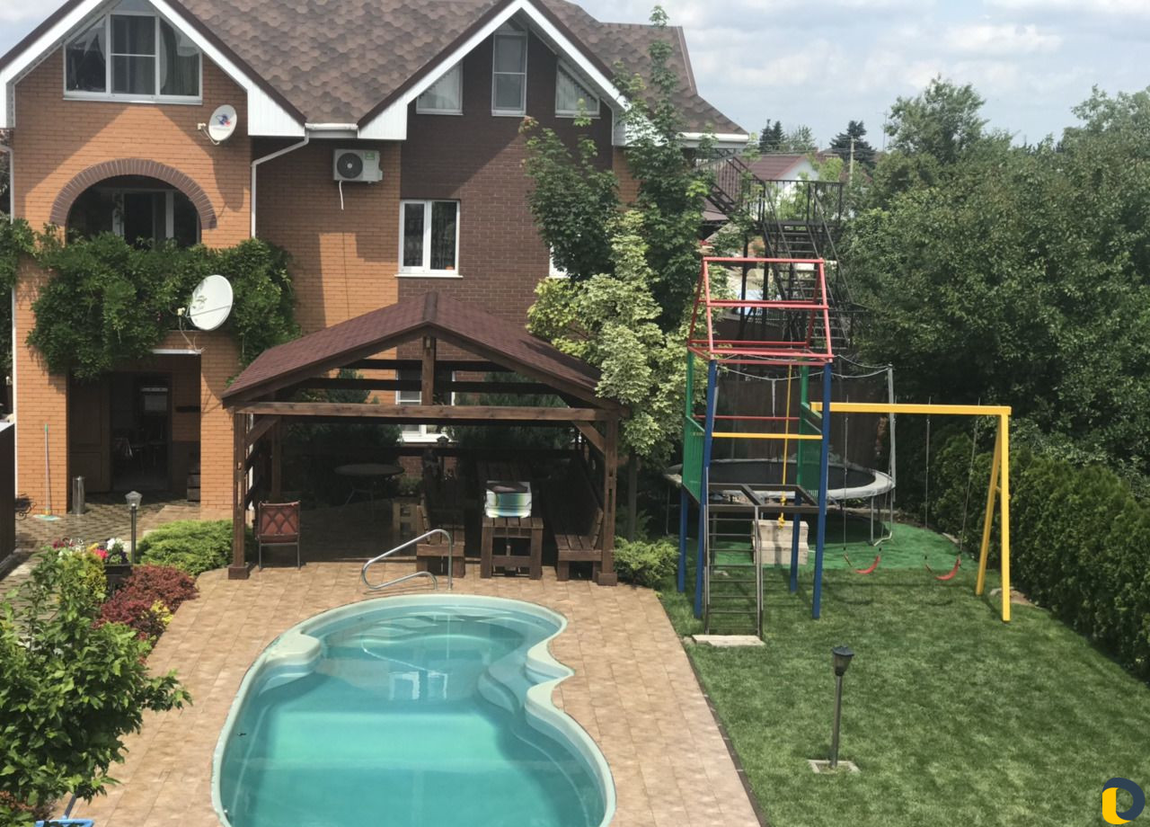 Коттедж «Лариса" для загородного отдыха