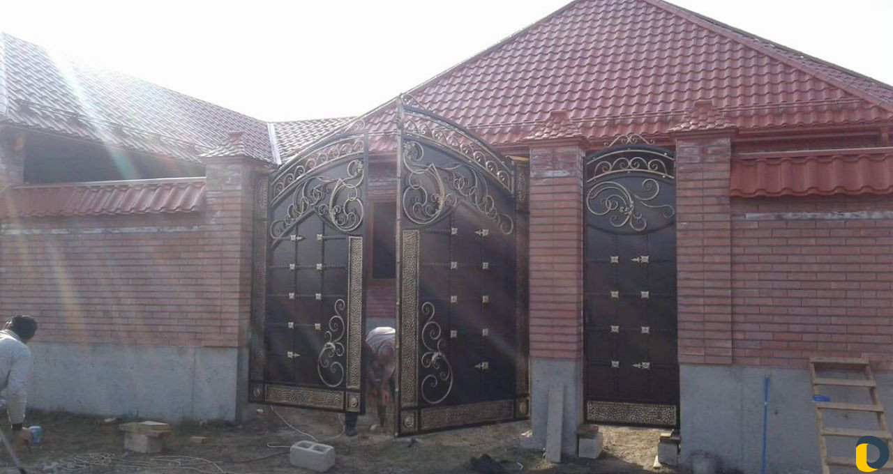 Кованные изделия. ворота перила козырьки