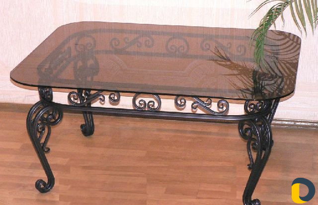 Кованные стулья и столы