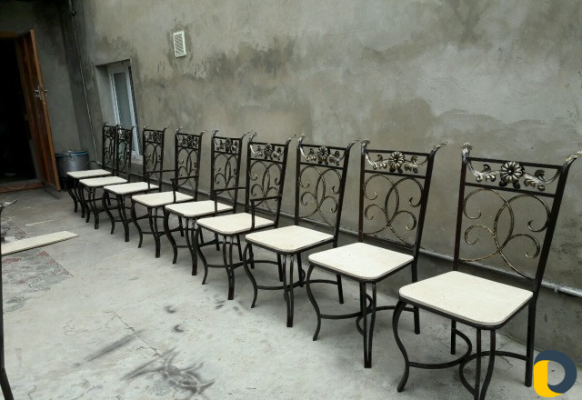 Кованные стулья и столы