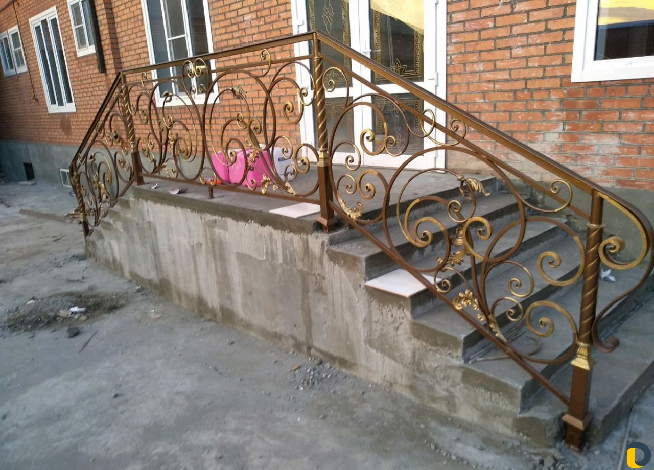 Кованые навесы,перила,козырьки,двери