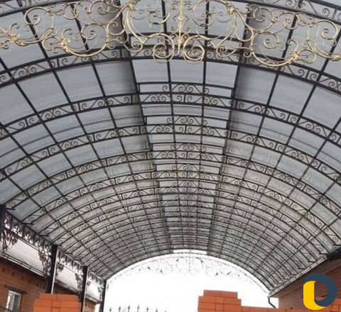 Кованые ворота и двери козырьки и навес 2000 кв и