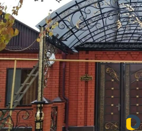 Кованые ворота и двери козырьки и навес 2000 кв и