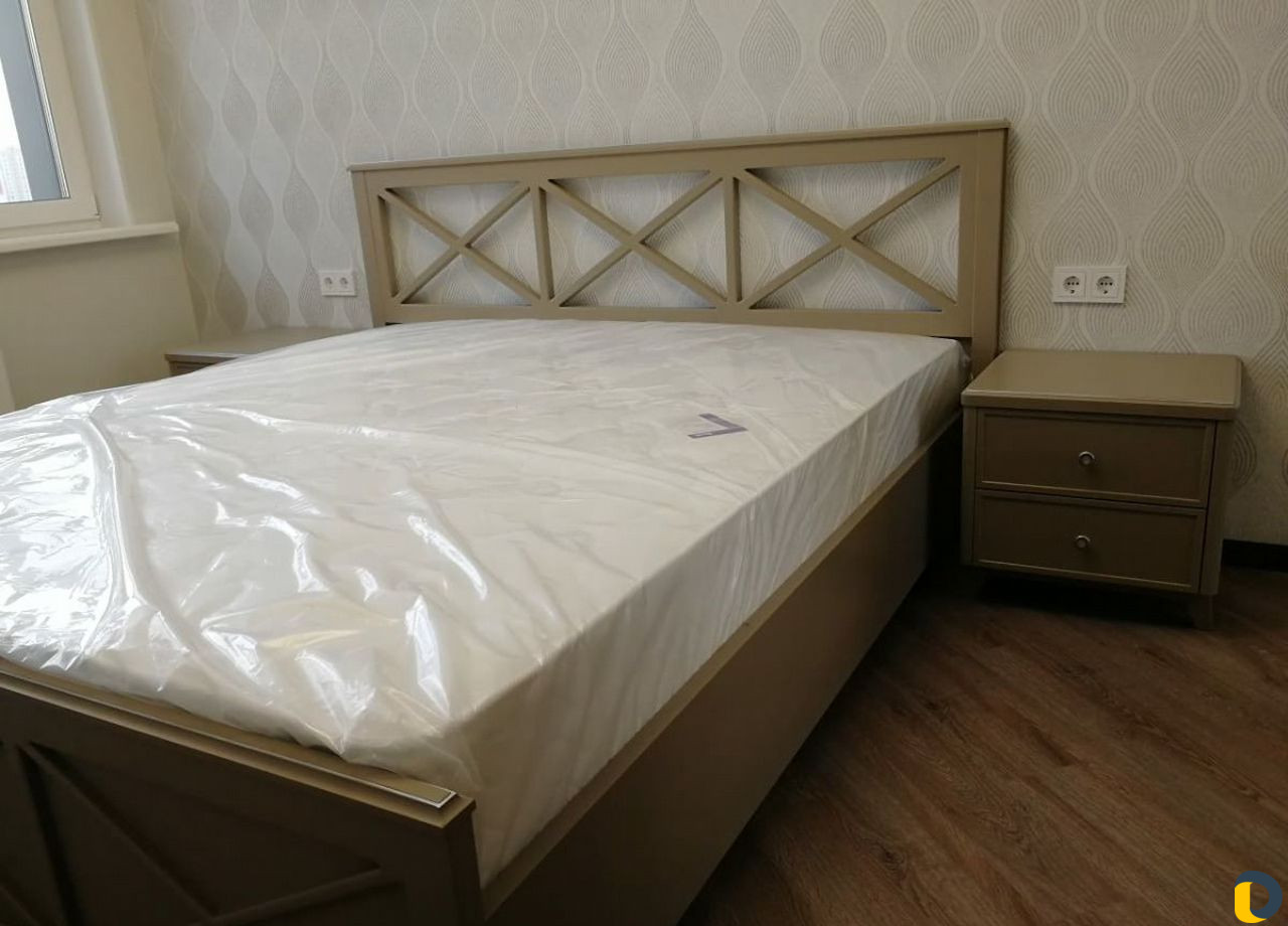 Кровать