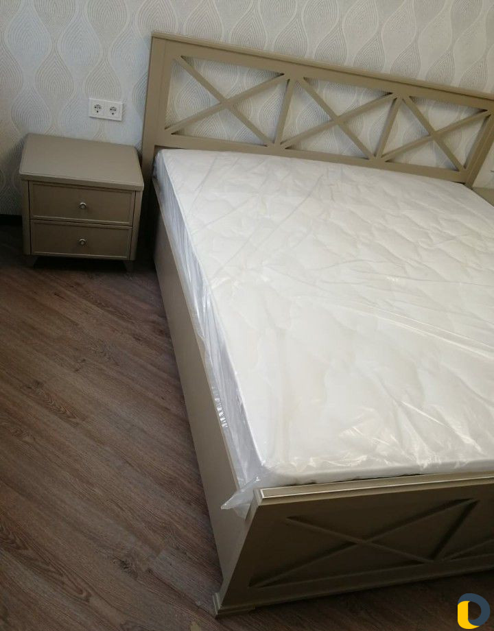 Кровать