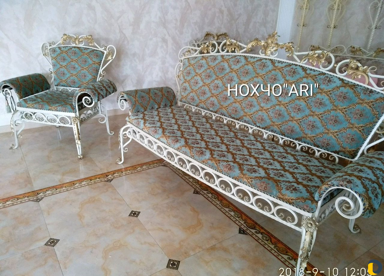 Кровати кованые люстры