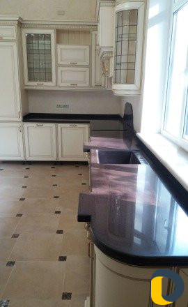 Кухонная столешница из искуственного камня