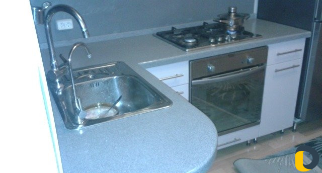 Кухонная столешница из искуственного камня