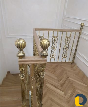 Лестница и паркет